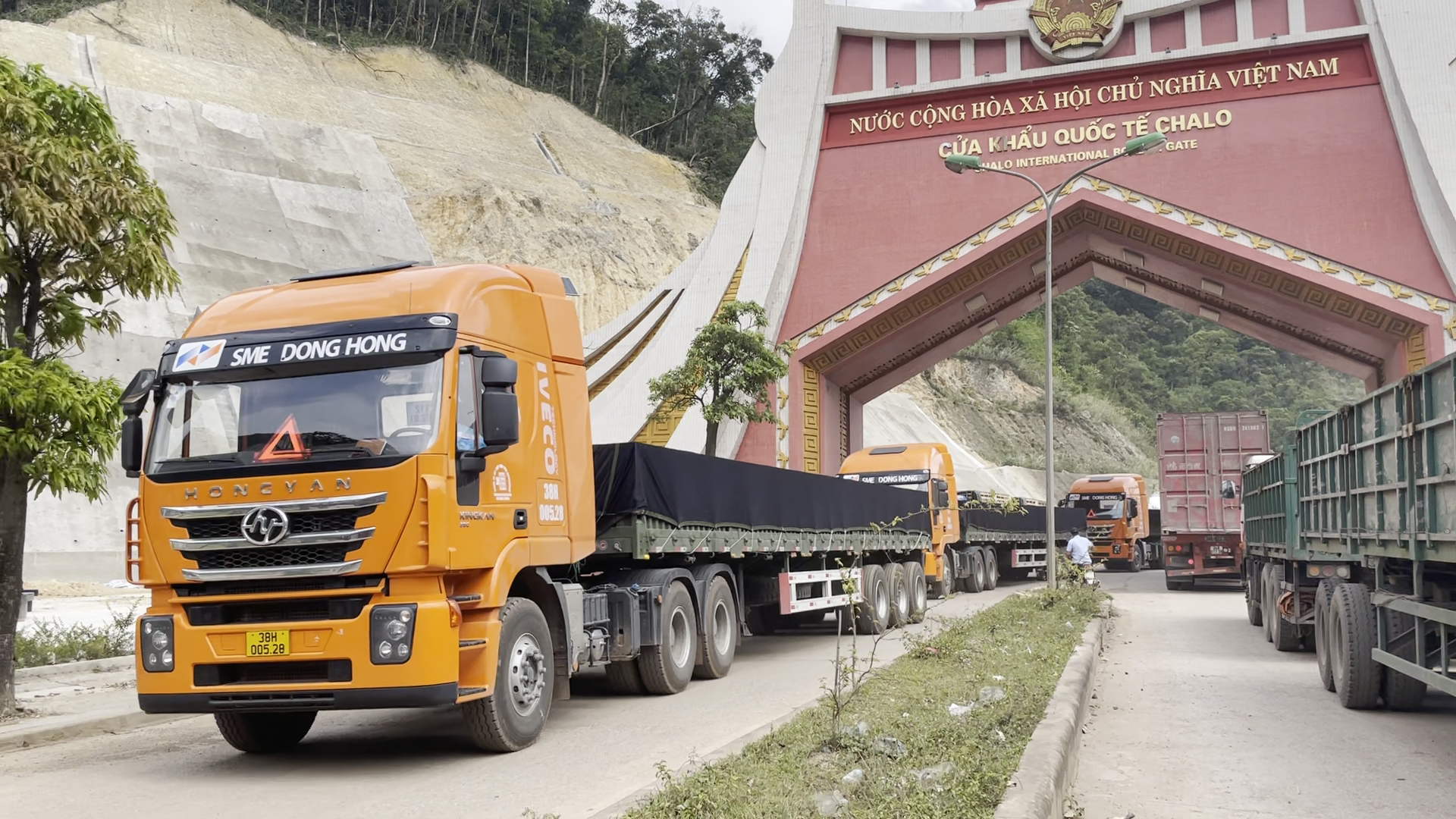Dịch vụ vận chuyển đường biên giới